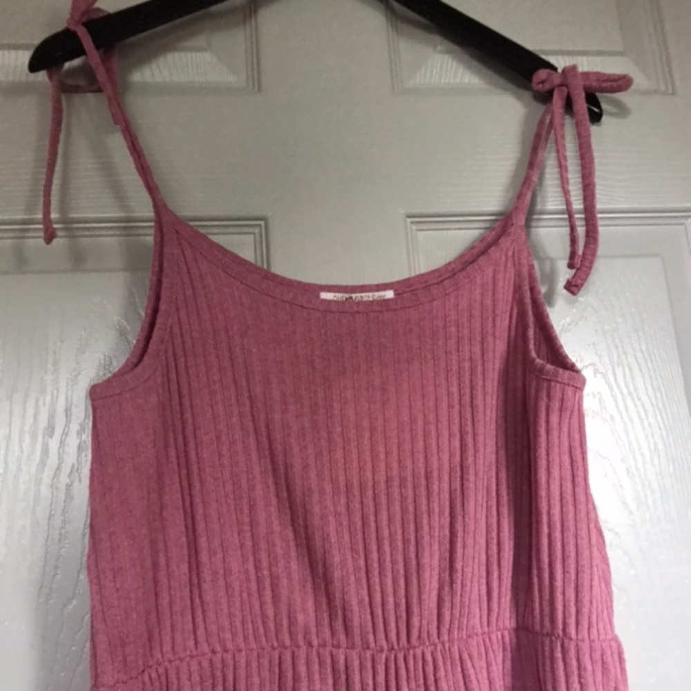 🆕 | 💕 Pink Ribbed Romper - Picture 3 of 7